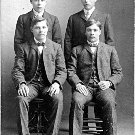 Jurvalaisia tyttöjä