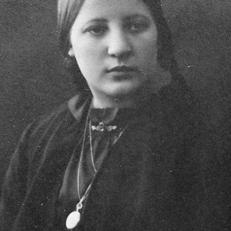 Nainen